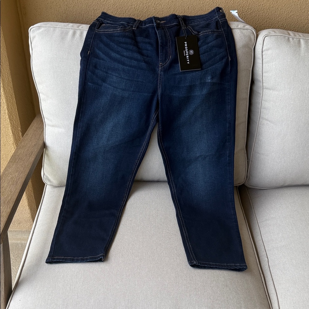 Elegant Dark Blue Women's Skinny Jeans NWT